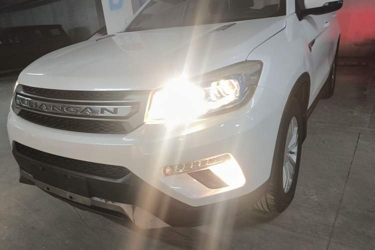 Used CHANGAN CS75 2017 Shangkui Edition 1.5T Manual Fengxiang Model Left Front Headlight