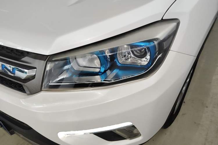 Used CHANGAN CS75 2017 Shangkui Edition 1.5T Manual Fengxiang Model Left Front Headlight