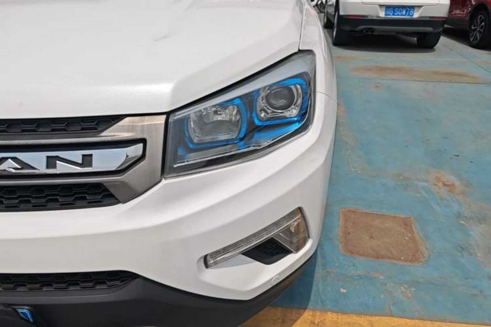 Used CHANGAN CS75 2017 Shangkui Edition 1.5T Automatic Fengyue Model Left Front Headlight