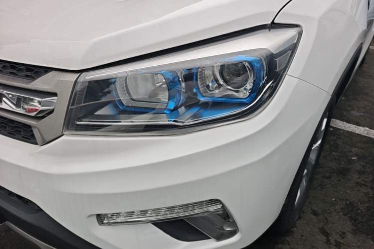 Used CHANGAN CS75 2017 Shangkui Edition 1.5T Automatic Fengyue Model Left Front Headlight