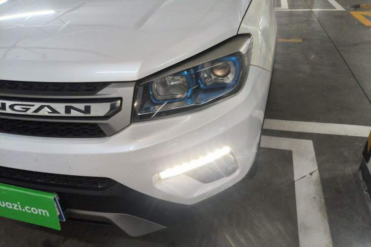 Used CHANGAN CS75 2017 Shangku Edition 1.5T Manual ZhiXiang Model Left Front Headlight