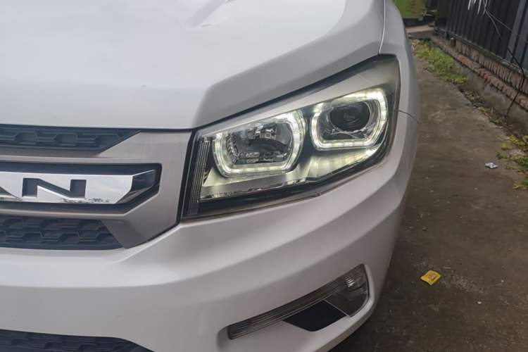 Used CHANGAN CS75 2017 Shangkui Edition 1.5T Automatic Fengyu Model Left Front Headlight