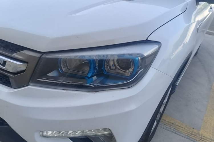 Used CHANGAN CS75 2017 Shangkui Edition 1.5T Automatic Fengxiang Model Left Front Headlight