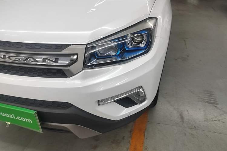 Used CHANGAN CS75 2017 Shangkui Edition 1.5T Automatic Fengxiang Model Left Front Headlight