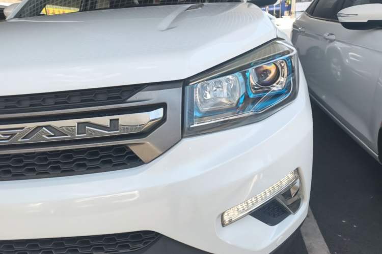 Used CHANGAN CS75 2017 Shangkui Edition 1.5T Automatic Fengyue Model Left Front Headlight