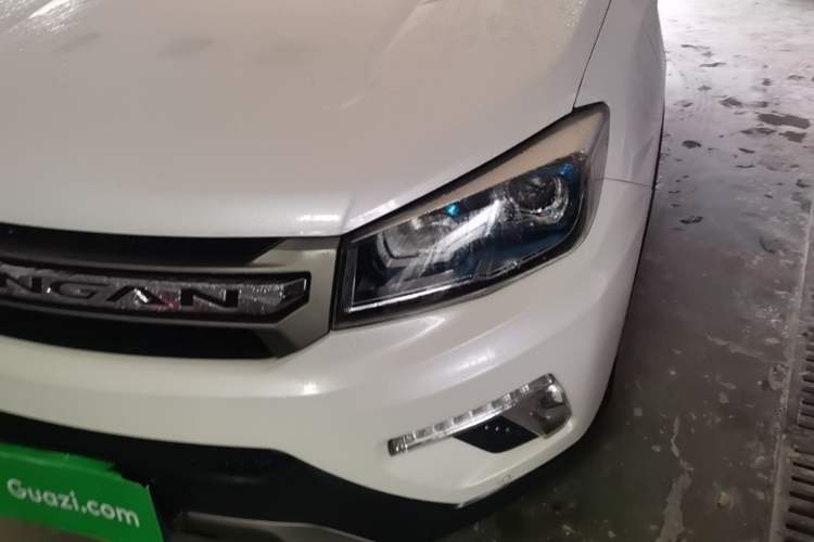 Used CHANGAN CS75 2017 Shangkui Edition 1.8T Automatic All-Wheel-Drive Luxury Model Left Front Headlight