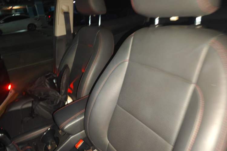Used CHANGAN CS75 2017 Shangkui Edition 1.5T Manual Fengxiang Model Left Front Seat