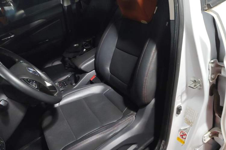 Used CHANGAN CS75 2017 Shangkui Edition 1.5T Manual Luxury Model Left Front Seat