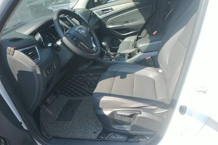 Used CHANGAN CS75 2017 Shangkui Edition 1.5T Automatic Fengxiang Model Left Front Seat