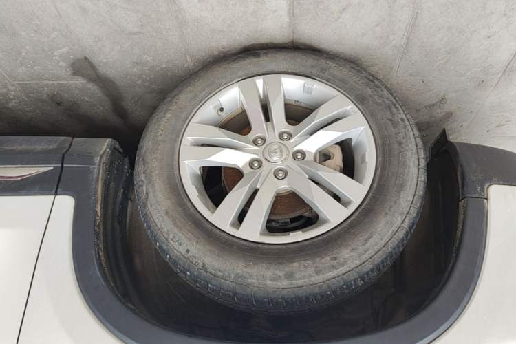 Used CHANGAN CS75 2017 Shangkui Edition 1.5T Automatic Fengyue Model Left Front Wheel Hub