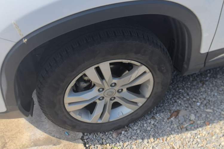 Used CHANGAN CS75 2017 Shangkui Edition 1.5T Automatic Fengxiang Model Left Front Wheel Hub