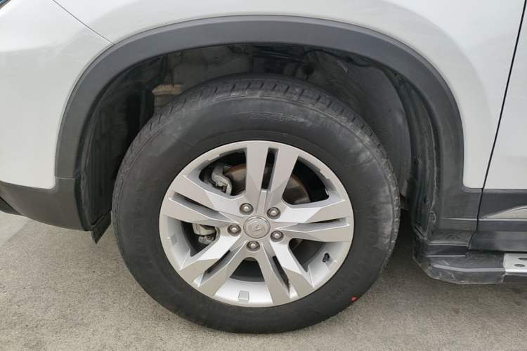 Used CHANGAN CS75 2017 Shangkui Edition 1.5T Automatic Fengxiang Model Left Front Wheel Hub