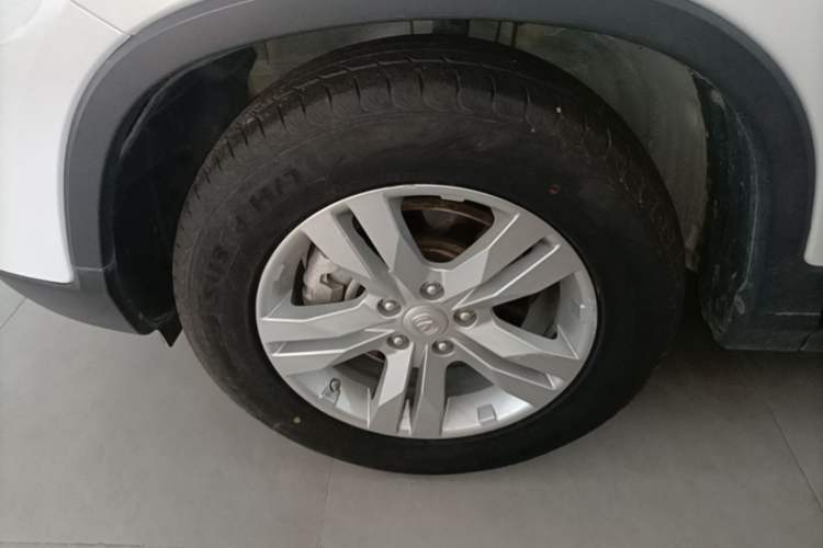 Used CHANGAN CS75 2017 Shangkui Edition 1.8T Automatic All-Wheel-Drive Elite Model Left Front Wheel Hub