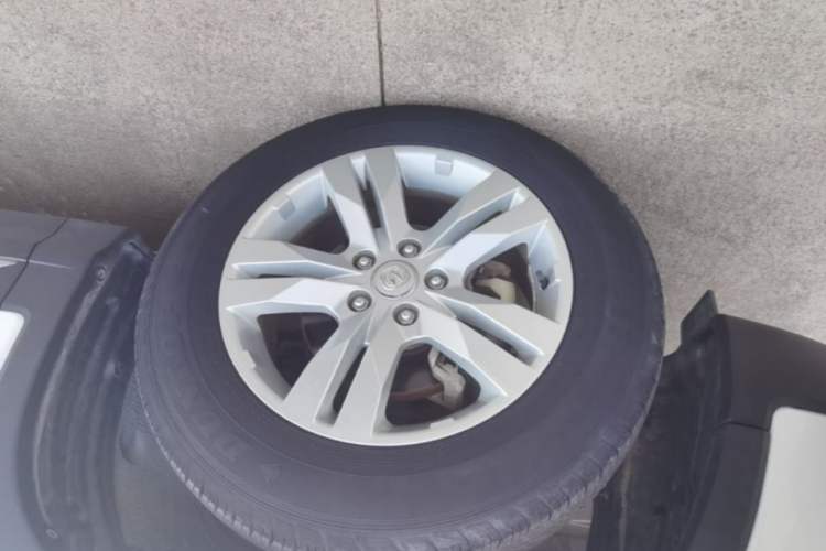 Used CHANGAN CS75 2017 Shangku Edition 1.5T Manual ZhiXiang Model Left Front Wheel Hub