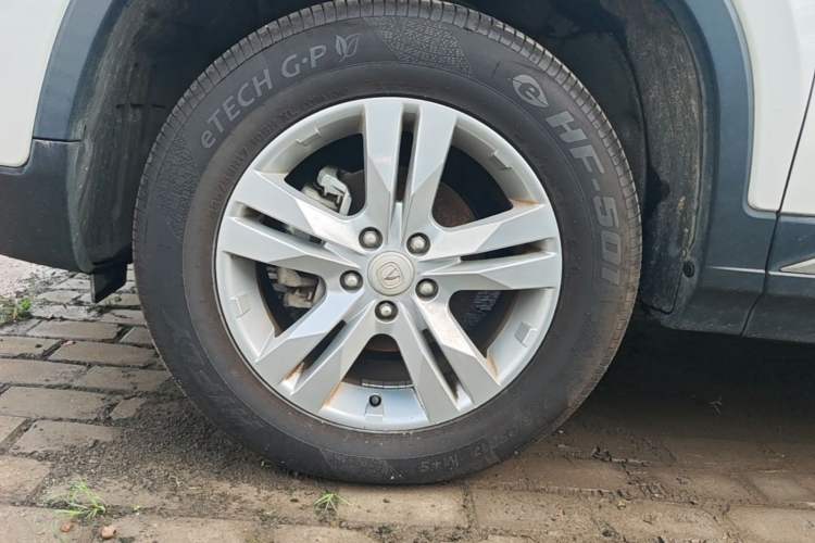 Used CHANGAN CS75 2017 Shangkui Edition 1.5T Automatic Fengxiang Model Left Front Wheel Hub