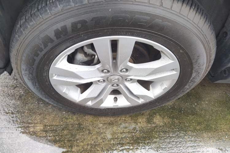 Used CHANGAN CS75 2017 Shangkui Edition 1.5T Manual Fengxiang Model Left Front Wheel Hub