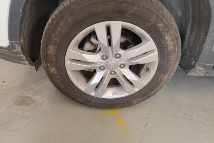 Used CHANGAN CS75 2017 Shangkui Edition 1.5T Automatic Fengxiang Model Left Front Wheel Hub