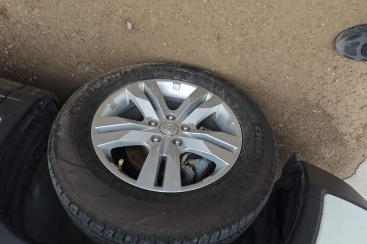 Used CHANGAN CS75 2017 Shangkui Edition 1.5T Automatic Fengyue Model Left Front Wheel Hub