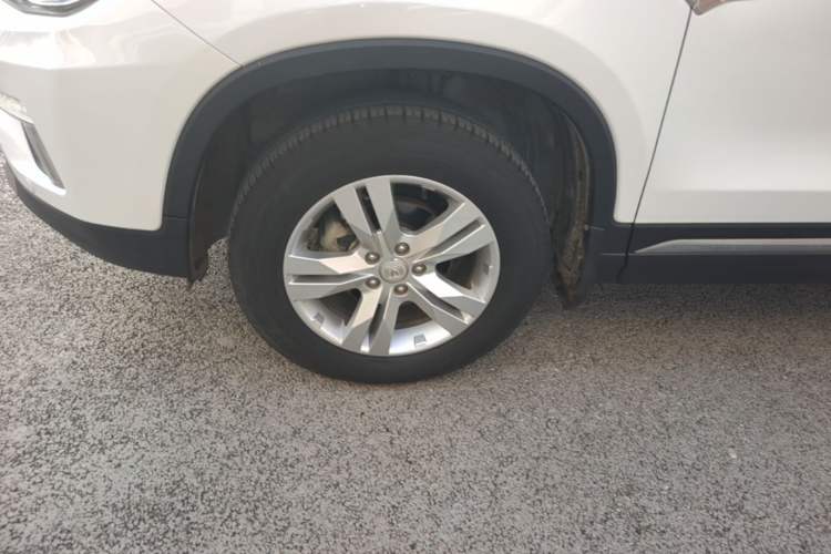Used CHANGAN CS75 2017 Shangku Edition 1.5T Manual ZhiXiang Model Left Front Wheel Hub