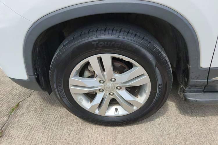 Used CHANGAN CS75 2017 Shangkui Edition 1.5T Automatic Fengxiang Model Left Front Wheel Hub
