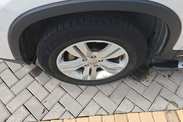 Used CHANGAN CS75 2017 Shangkui Edition 1.5T Automatic Fengxiang Model Left Front Wheel Hub