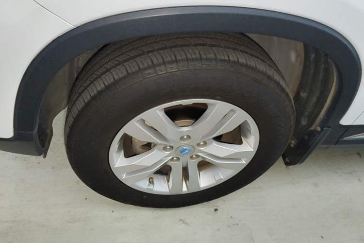 Used CHANGAN CS75 2017 Shangkui Edition 1.5T Manual Fengxiang Model Left Front Wheel Hub