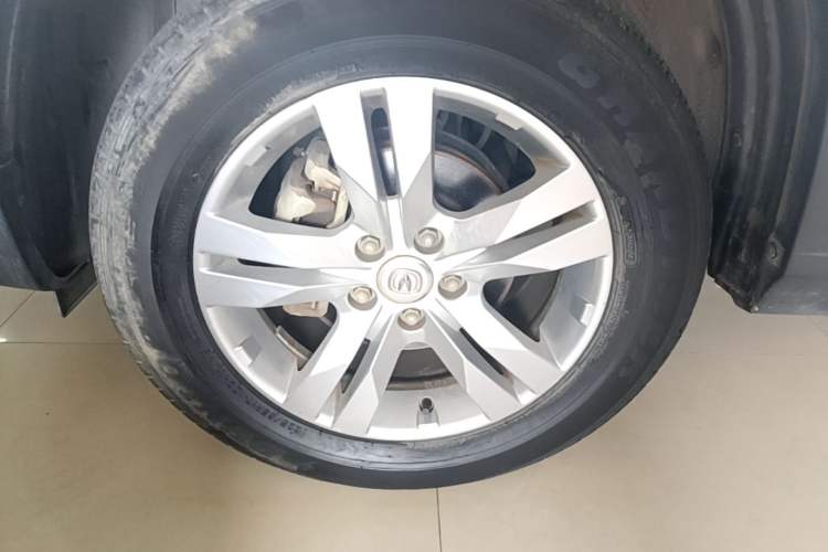 Used CHANGAN CS75 2017 Shangkui Edition 1.5T Automatic Fengxiang Model Left Front Wheel Hub