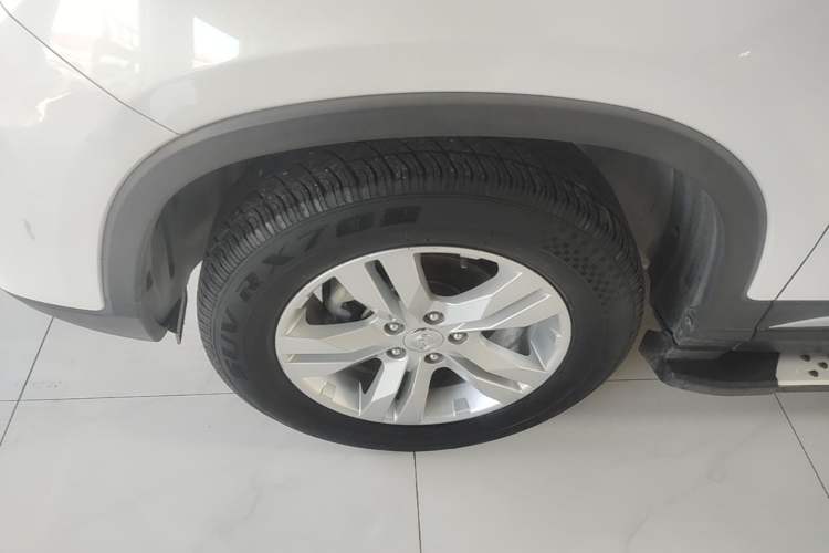 Used CHANGAN CS75 2017 Shangkui Edition 1.5T Automatic Fengxiang Model Left Front Wheel Hub