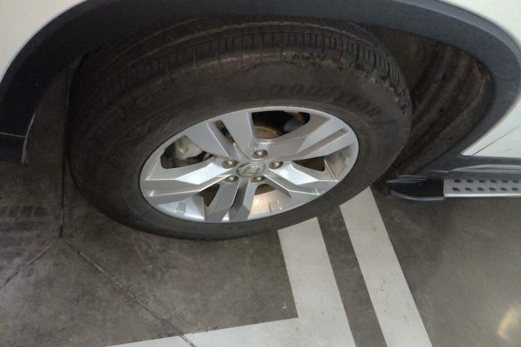 Used CHANGAN CS75 2017 Shangku Edition 1.5T Manual ZhiXiang Model Left Front Wheel Hub