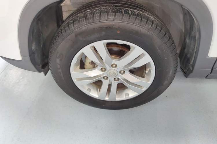 Used CHANGAN CS75 2017 Shangkui Edition 1.5T Automatic Fengxiang Model Left Front Wheel Hub