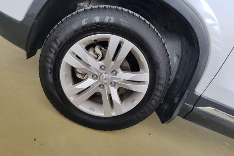 Used CHANGAN CS75 2017 Shangkui Edition 1.5T Automatic Fengxiang Model Left Front Wheel Hub