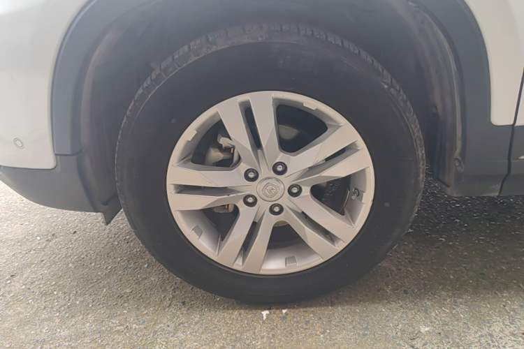 Used CHANGAN CS75 2017 Shangkui Edition 1.5T Automatic Fengyu Model Left Front Wheel Hub