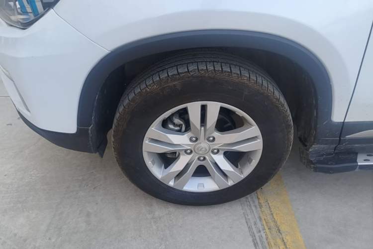 Used CHANGAN CS75 2017 Shangkui Edition 1.5T Automatic Fengxiang Model Left Front Wheel Hub
