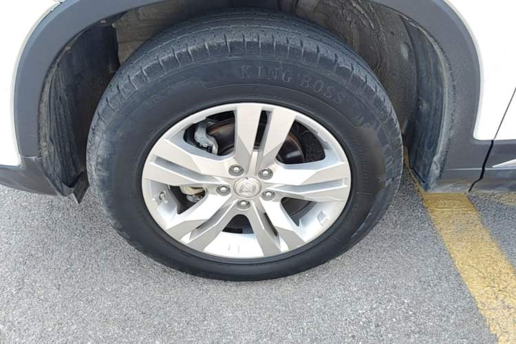 Used CHANGAN CS75 2017 Shangkui Edition 1.5T Manual Fengxiang Model Left Front Wheel Hub