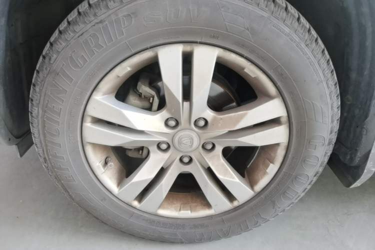 Used CHANGAN CS75 2017 Shangkui Edition 1.5T Automatic Fengyu Model Left Front Wheel Hub
