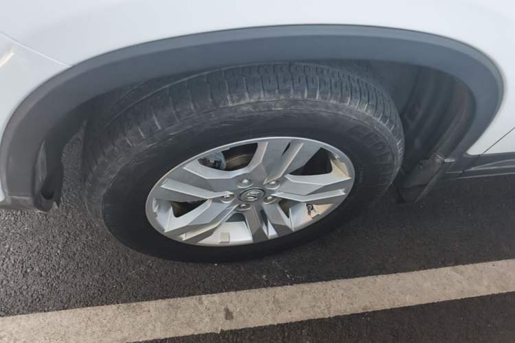 Used CHANGAN CS75 2017 Shangkui Edition 1.5T Automatic Fengyue Model Left Front Wheel Hub