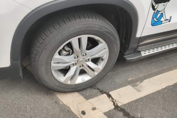 Used CHANGAN CS75 2017 Shangkui Edition 1.5T Automatic Fengxiang Model Left Front Wheel Hub