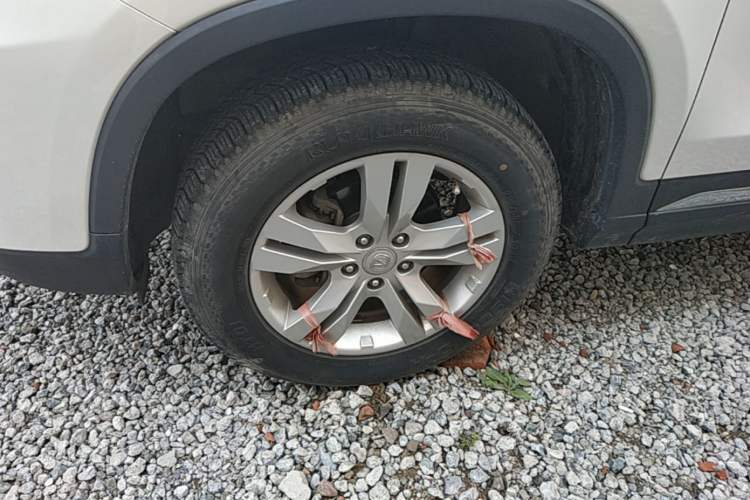 Used CHANGAN CS75 2017 Shangku Edition 1.5T Manual ZhiXiang Model Left Front Wheel Hub