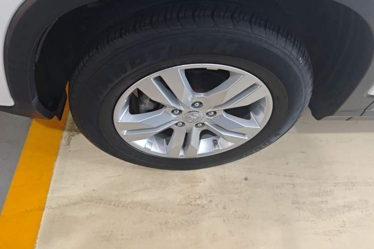 Used CHANGAN CS75 2017 Shangkui Edition 1.5T Manual Fengxiang Model Left Front Wheel Hub
