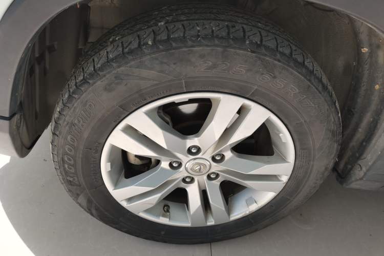 Used CHANGAN CS75 2017 Shangkui Edition 1.8T Automatic All-Wheel-Drive Elite Model Left Front Wheel Hub