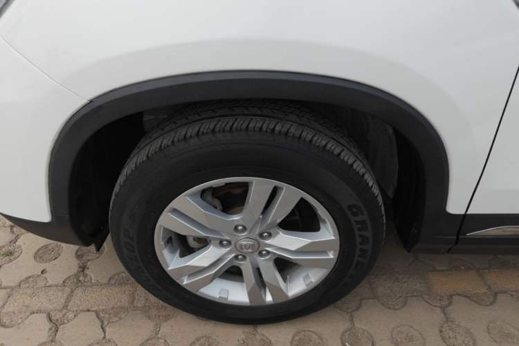 Used CHANGAN CS75 2017 Shangku Edition 1.5T Manual ZhiXiang Model Left Front Wheel Hub