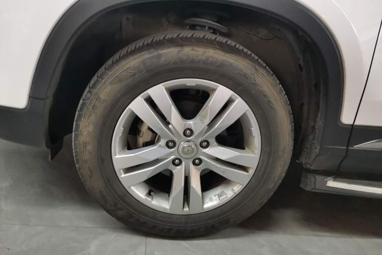 Used CHANGAN CS75 2017 Shangkui Edition 1.5T Automatic Fengxiang Model Left Front Wheel Hub
