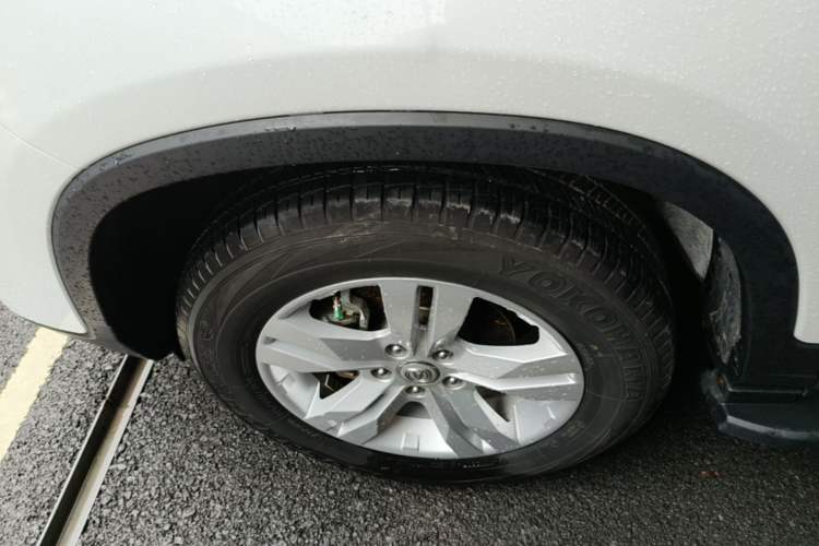 Used CHANGAN CS75 2017 Shangkui Edition 1.5T Automatic Fengxiang Model Left Front Wheel Hub