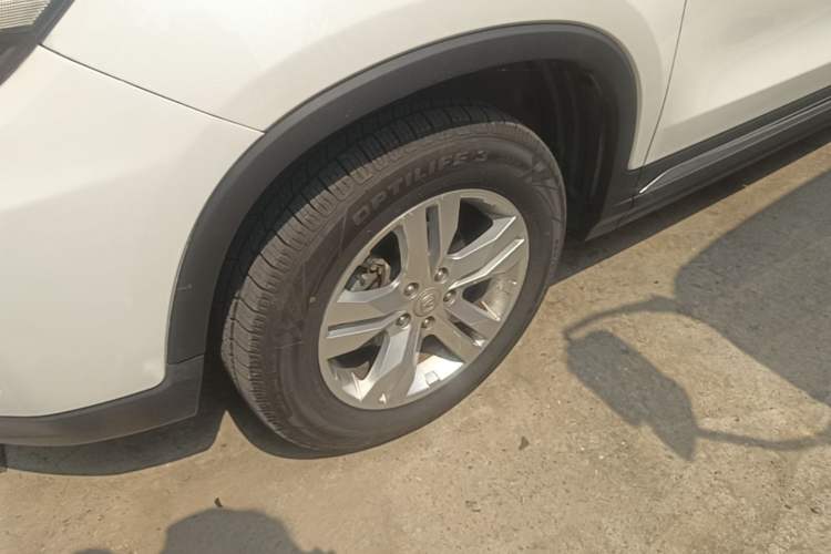 Used CHANGAN CS75 2017 Shangkui Edition 1.5T Automatic Fengxiang Model Left Front Wheel Hub