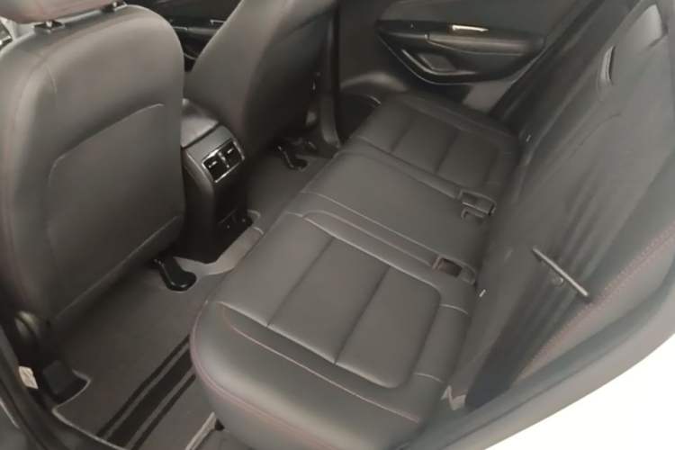 Used CHANGAN CS75 2017 Shangkui Edition 1.5T Automatic Fengxiang Model Left Rear Seat