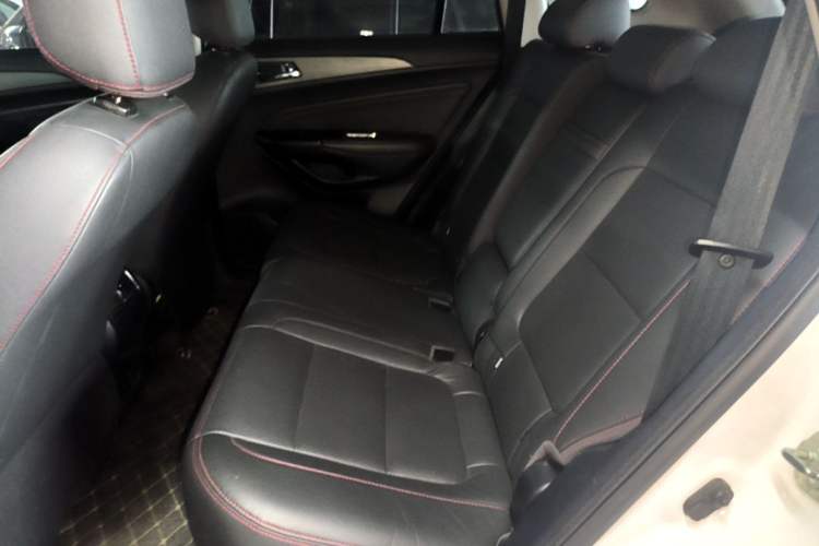 Used CHANGAN CS75 2017 Shangkui Edition 1.8T Automatic All-Wheel-Drive Luxury Model Left Rear Seat