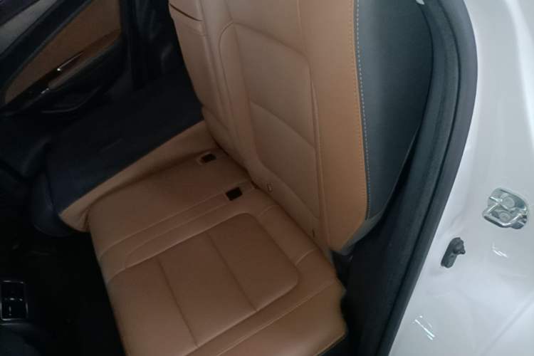 Used CHANGAN CS75 2017 Shangkui Edition 1.8T Automatic All-Wheel-Drive Elite Model Left Rear Seat