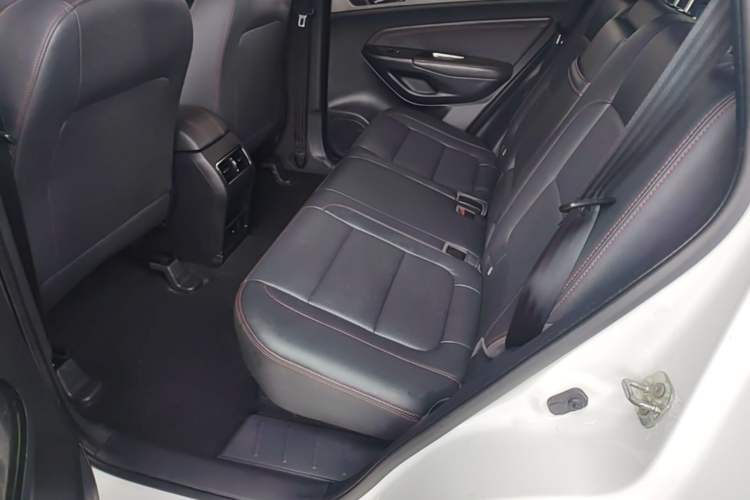 Used CHANGAN CS75 2017 Shangkui Edition 1.8T Automatic All-Wheel-Drive Luxury Model Left Rear Seat