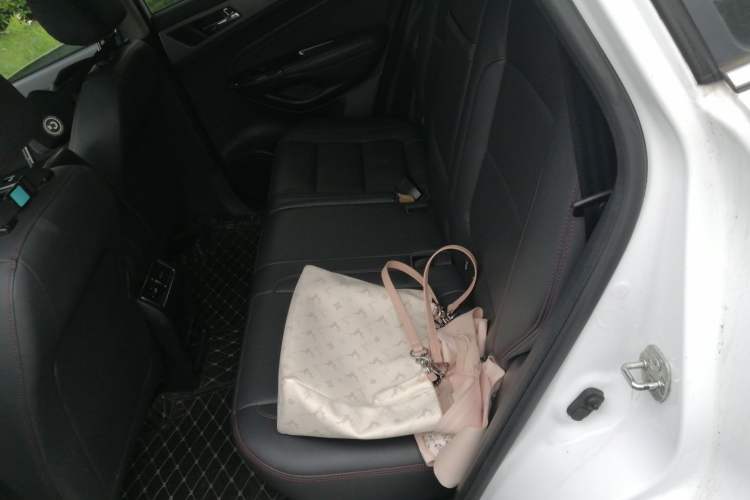 Used CHANGAN CS75 2017 Shangkui Edition 1.5T Automatic Fengxiang Model Left Rear Seat