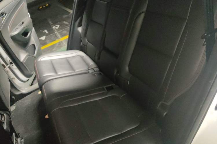 Used CHANGAN CS75 2017 Shangkui Edition 1.5T Automatic Fengxiang Model Left Rear Seat